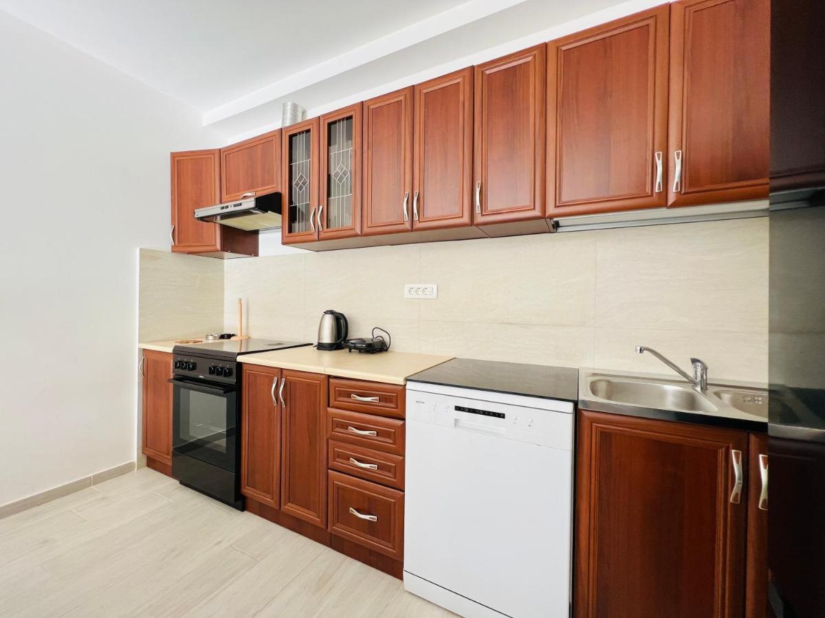 Apartment With Terrace And Private Parking Kotor Exterior foto